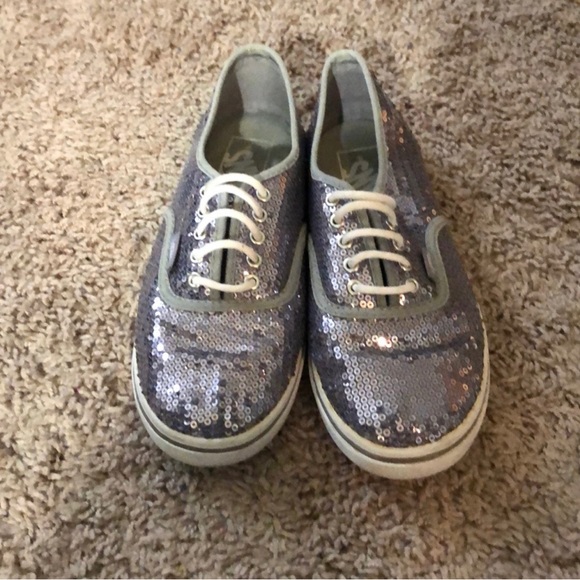 Vans - Picture 2 of 6